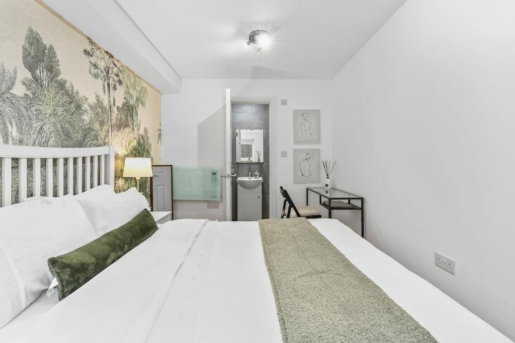 Holiday Home 2Br L 2Ba With Patio-Sleep 6 Лондон Экстерьер фото