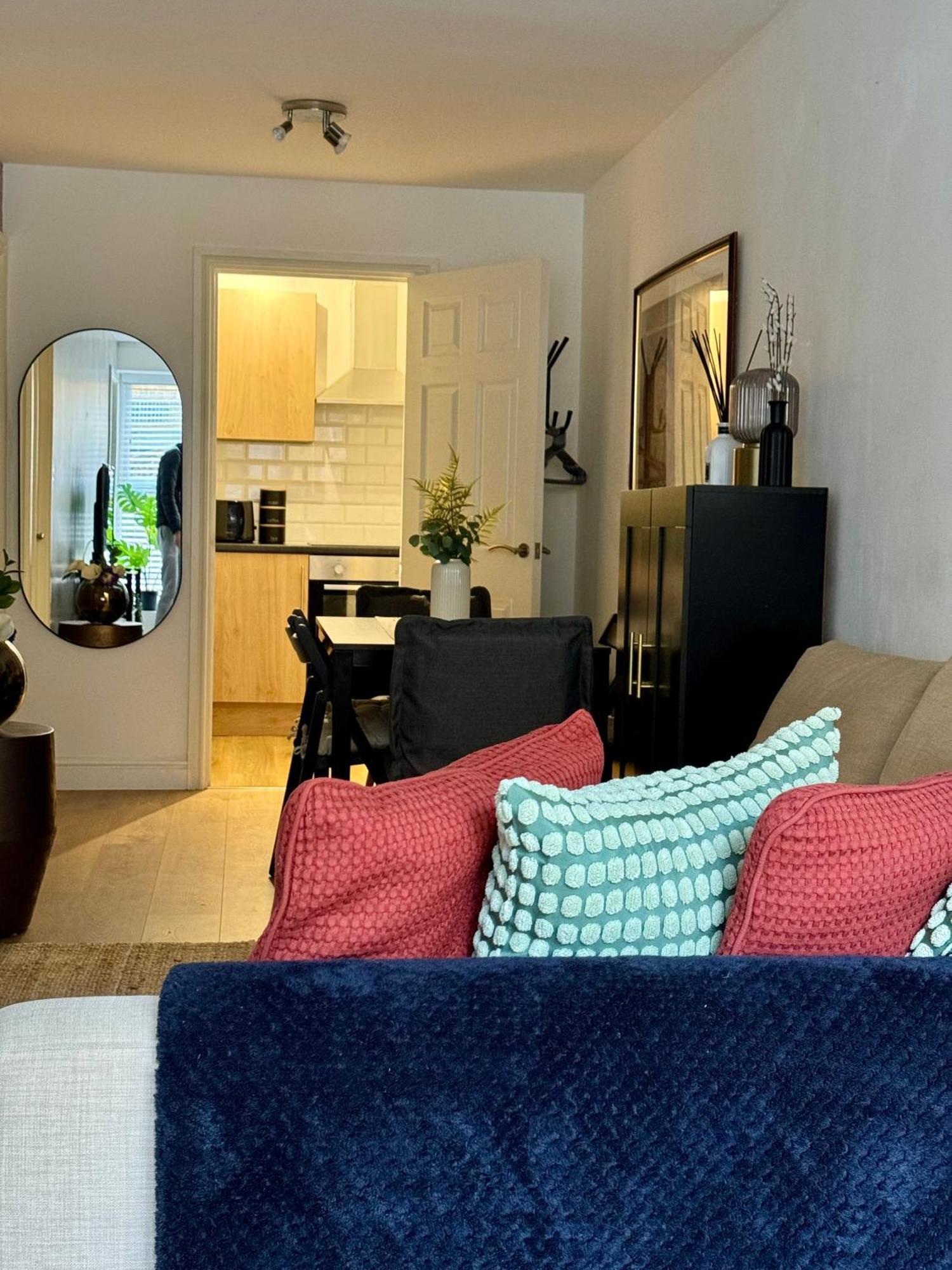 Holiday Home 2Br L 2Ba With Patio-Sleep 6 Лондон Экстерьер фото